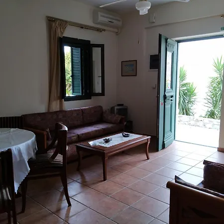 Vatoulia House アパートホテル Néon Oítilon