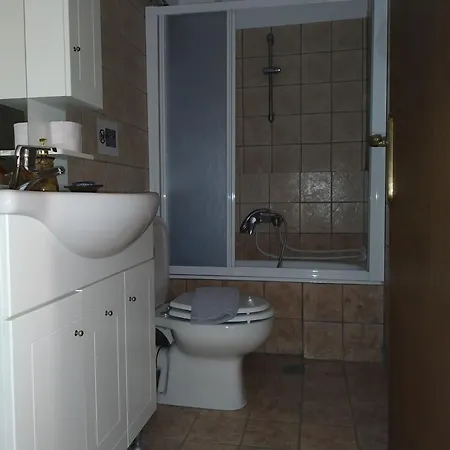 アパートホテル Vatoulia House 3*