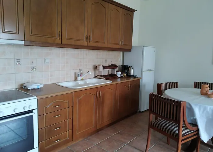 Vatoulia House Неон-Оитилон