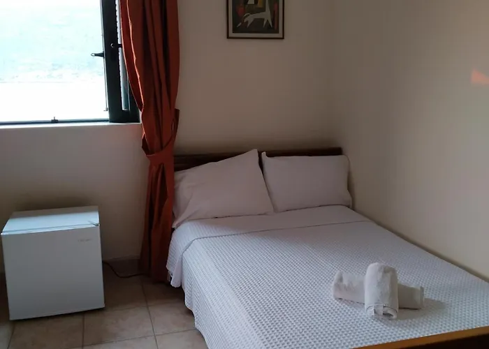 Vatoulia House Неон-Оитилон