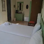 Vatoulia House Aparthotel