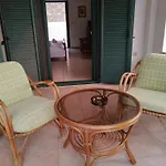 Appart hôtel Vatoulia House Néon Oítilon