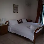 Vatoulia House Néon Oítilon