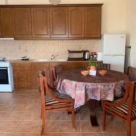 Vatoulia House Aparthotel 3*