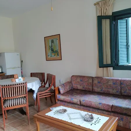 Aparthotel Vatoulia House Néon Oítilon