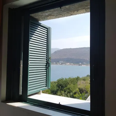 Vatoulia House Aparthotel