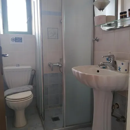 Vatoulia House 아파트호텔 Néon Oítilon