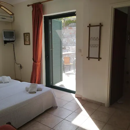 Aparthotel Vatoulia House 3*