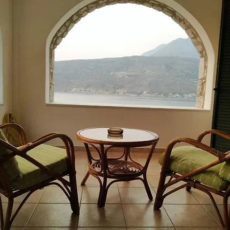 Vatoulia House 3* Néon Oítilon