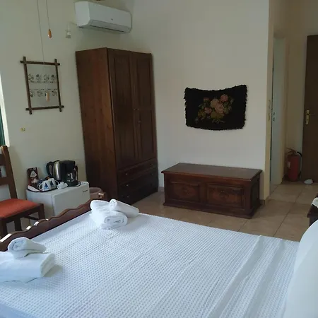 Vatoulia House Aparthotel 3*