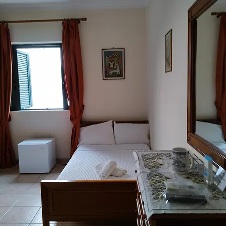 Vatoulia House 아파트호텔 Néon Oítilon