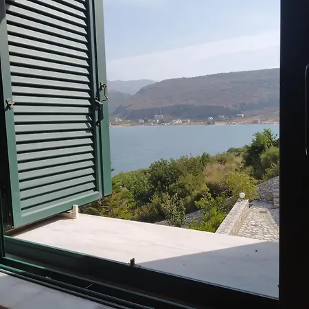 Vatoulia House *