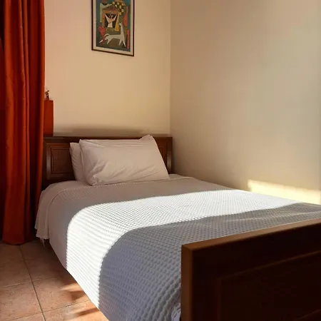Vatoulia House Aparthotel 3*