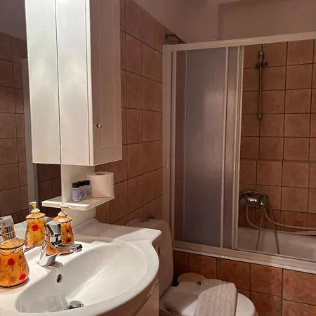 Aparthotel Vatoulia House Néon Oítilon