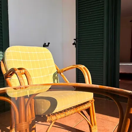 Vatoulia House Aparthotel Néon Oítilon