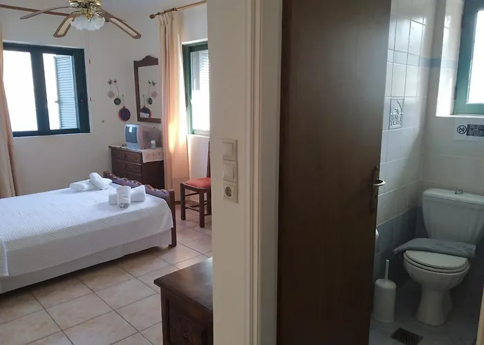 Vatoulia House Aparthotel 3*